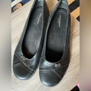 Cloudwalker, black comfy flats. Work, school, professional, casual shoe. 11w